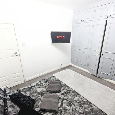 Bromley Serviced Apartments - Beckenham Place Park - London - 2 Bed House - Free Parking - 2 Beds 1 Sofabed Kültér fotó