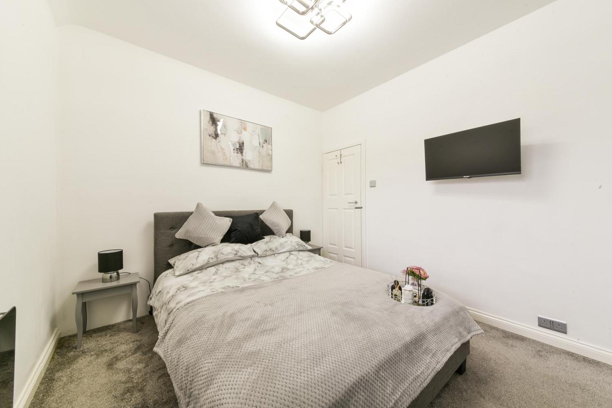 Bromley Serviced Apartments - Beckenham Place Park - London - 2 Bed House - Free Parking - 2 Beds 1 Sofabed Kültér fotó
